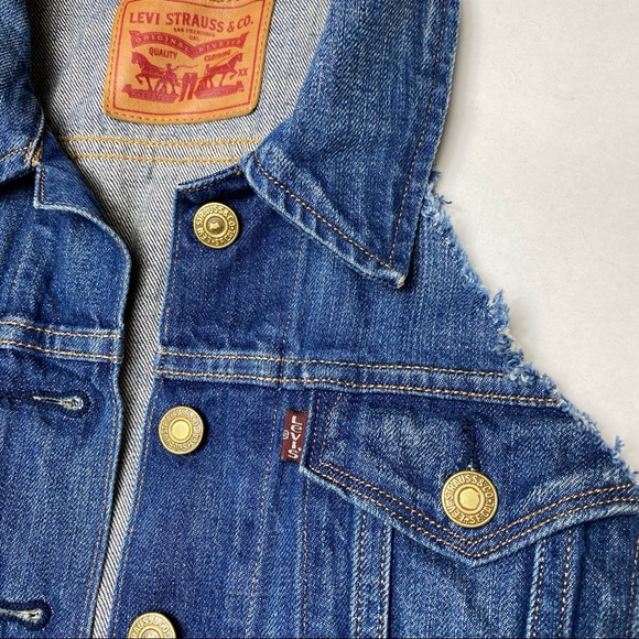 Custom Cut Levi's Cropped Denim Jean Vest Red Tab Medium/Dark Blue Wash M - Picture 9 of 15